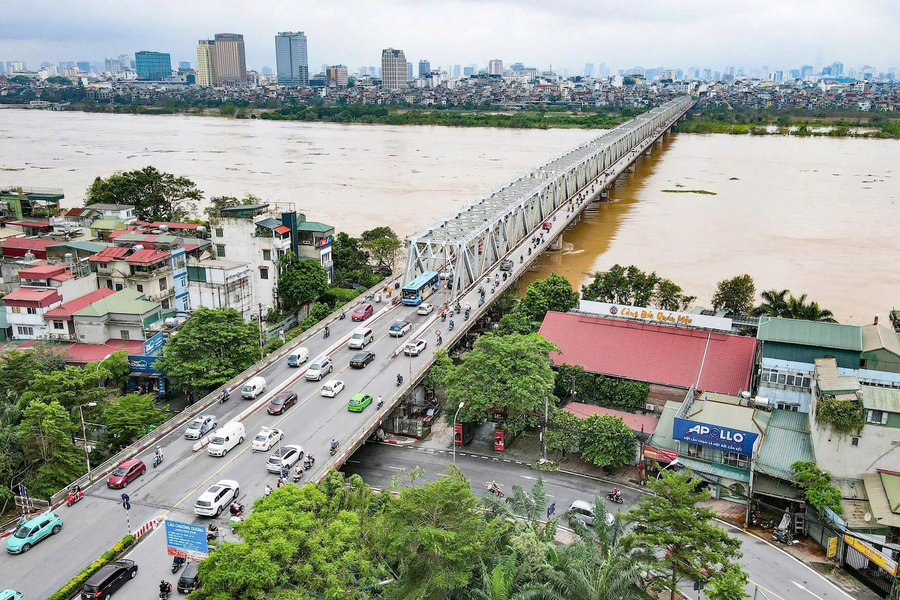 Hà Nội: Một số ô tô được cấp phù hiệu có thể di chuyển qua cầu Chương Dương