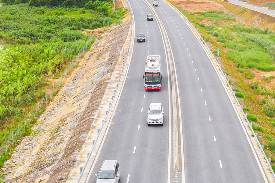 Xem xét mở rộng tuyến cao tốc Bắc - Nam phía Đông lên quy mô hoàn chỉnh