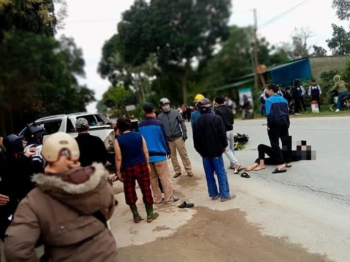 Nghệ An: Va chạm với xe bán tải, 2 học sinh lớp 11 thương vong