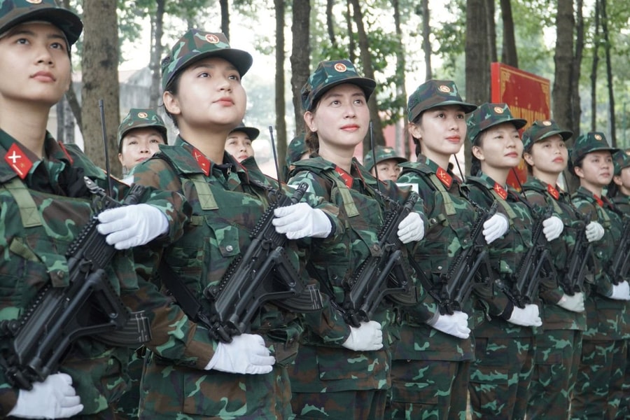 Hơn 13.000 người tham gia Lễ diễu binh, diễu hành kỷ niệm 50 năm Giải phóng miền Nam