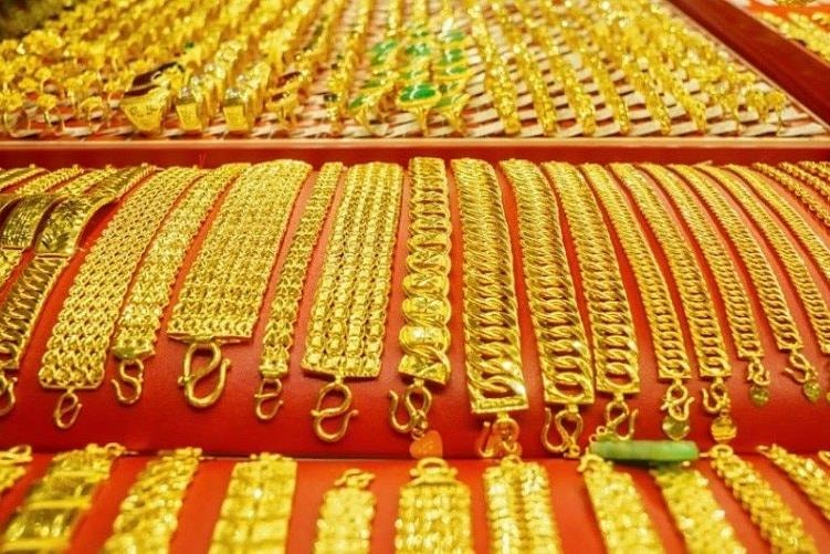 Sáng nay giá vàng tăng mạnh, chênh lệch với thế giới 4,6 triệu đồng/lượng