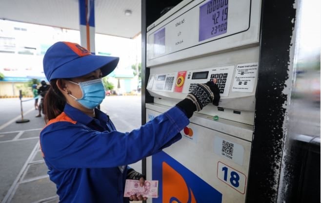 Giá xăng, dầu đồng loạt giảm