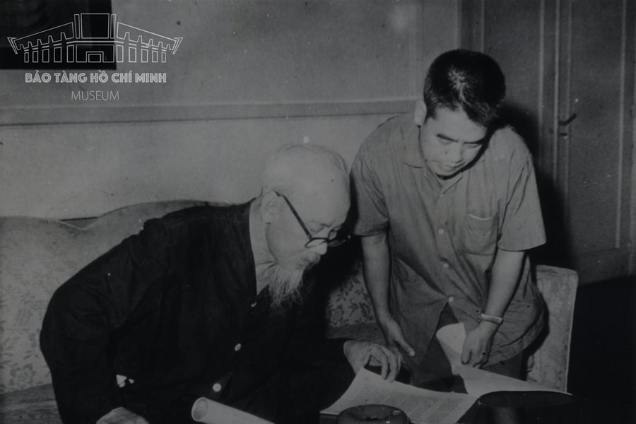 Truyện kể về Bác Hồ - Những chặng đường trường kỳ kháng chiến