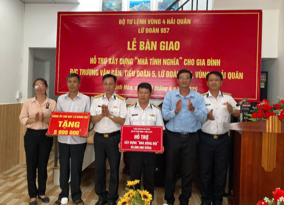 Lữ đoàn 957 bàn giao “Nhà tình nghĩa” cho quân nhân