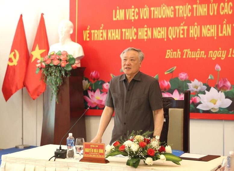 Phó Thủ tướng Thường trực Nguyễn Hòa Bình làm việc với 3 địa phương về công tác sắp xếp các đơn vị hành chính