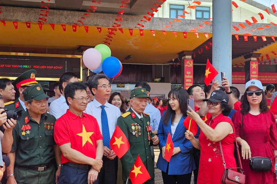 Không có chủ trương hoán đổi ngày nghỉ dịp Giỗ tổ, 30/4 và 1/5