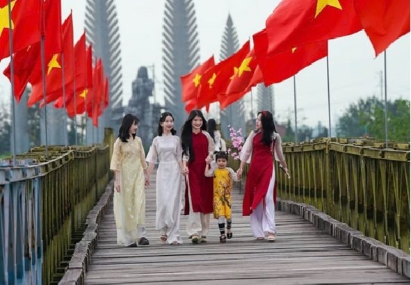 Lễ Thượng cờ “Thống nhất non sông” tại đôi bờ Hiền Lương - Bến Hải