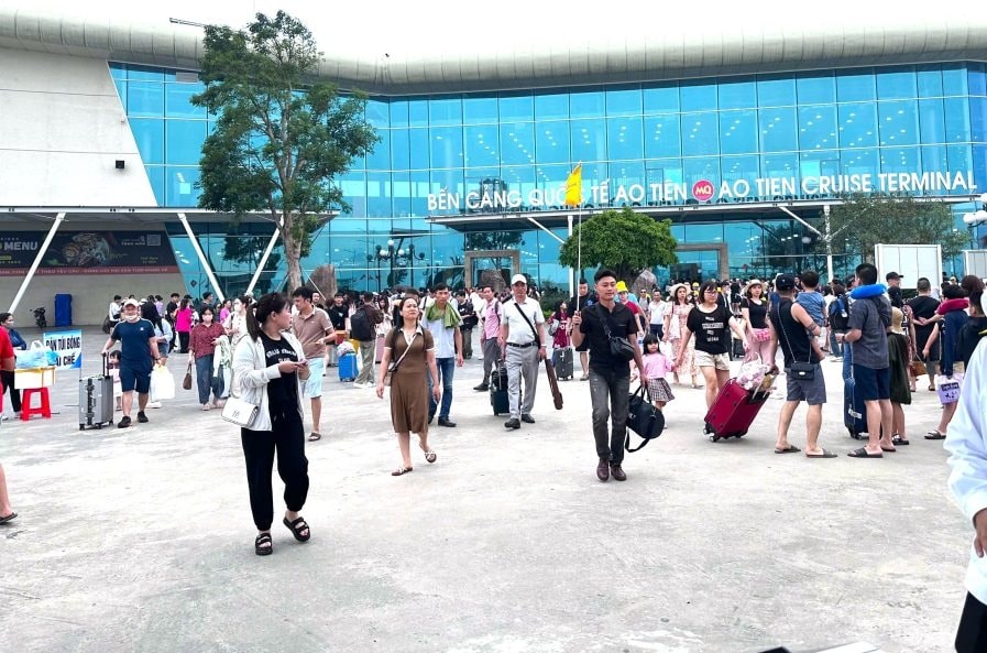 Quảng Ninh đón trên 1 triệu lượt du khách trong 4 ngày nghỉ lễ 30/4-1/5