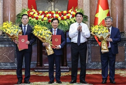 Chủ tịch nước trao quyết định bổ nhiệm 3 Phó Chủ nhiệm Văn phòng Chủ tịch nước