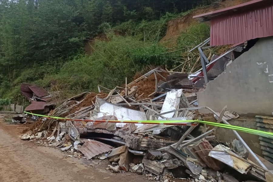 Lào Cai: Sạt lở làm sập nhà dân, 1 người tử vong