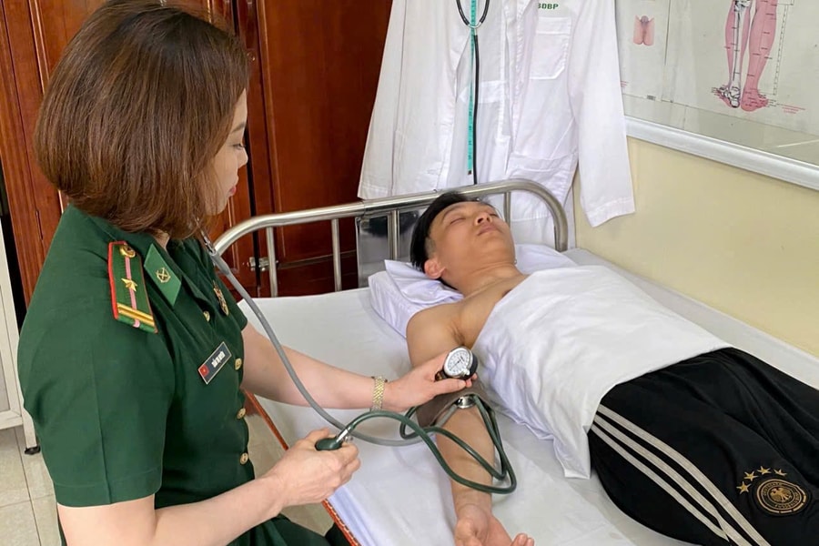 Cứu nạn thành công thanh niên bị trôi dạt trên biển