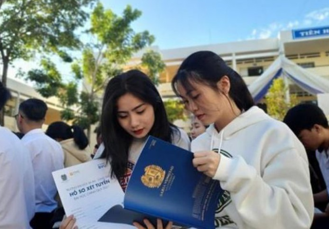 Gần 20 trường đại học bắt đầu nhận hồ sơ xét tuyển