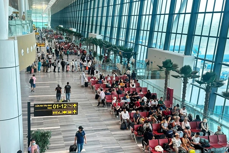 Nhà ga T3 Tân Sơn Nhất cán mốc 355.000 lượt khách sau 1 tháng hoạt động