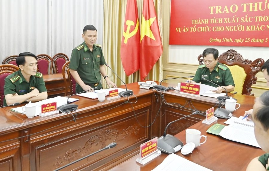 Khen thưởng nóng lực lượng triệt phá đường dây tổ chức đưa dẫn người xuất nhập cảnh trái phép