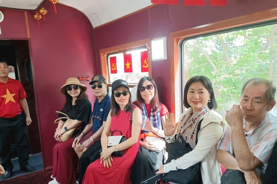 Bình Định: Chính thức khai thác chuyến tàu du lịch Quy Nhơn - Diêu Trì từ 1/6