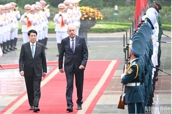 Chủ tịch nước Lương Cường chủ trì lễ đón Tổng thống Hungary thăm chính thức Việt Nam