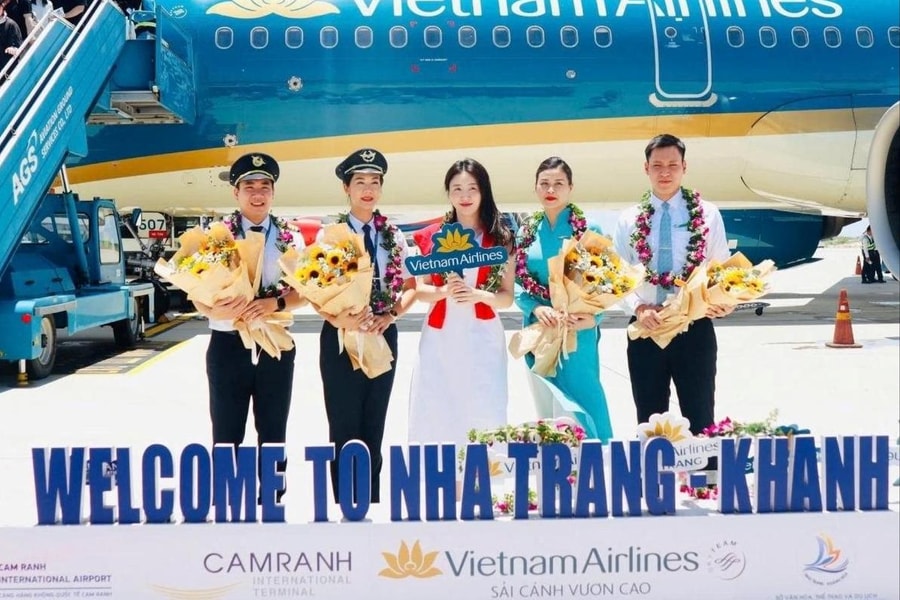 Vietnam Airlines khai trương đường bay Cam Ranh - Busan