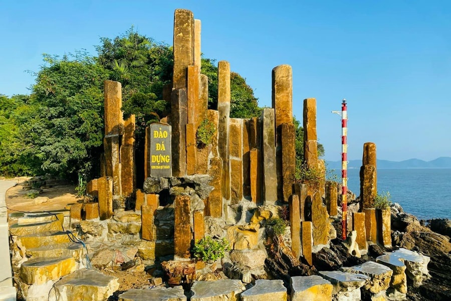 Công nhận đảo Đá Dựng là điểm du lịch cấp tỉnh