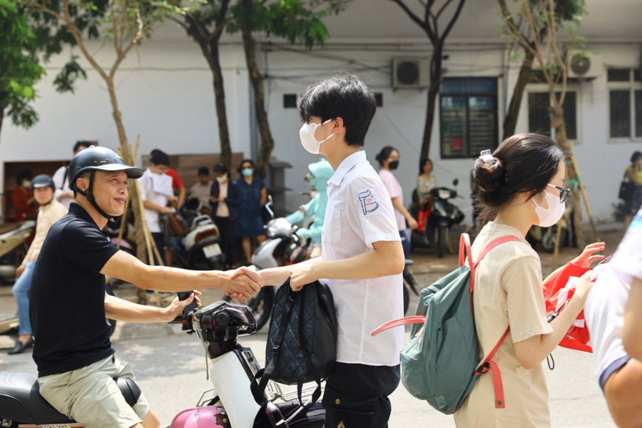 Hà Nội: Thêm trường công lập, tăng chỉ tiêu – kỳ thi vào lớp 10 vẫn “nóng”