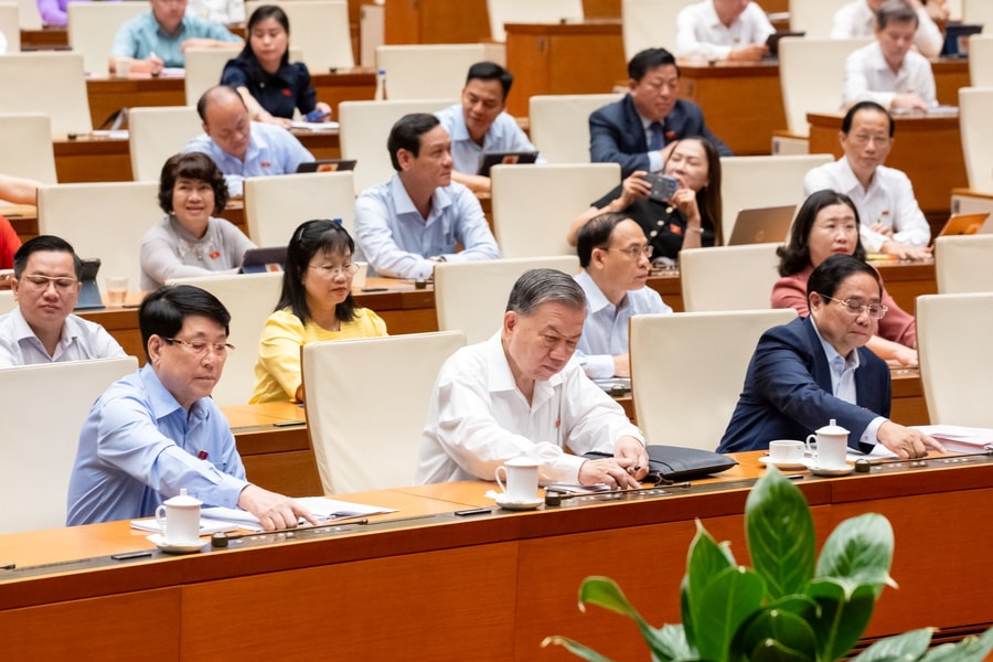 Quốc hội thông qua Nghị quyết sửa đổi, bổ sung Hiến pháp: Dấu ấn lịch sử về cải cách thể chế