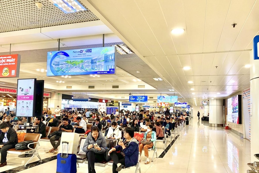 Hàng không Việt Nam tăng trưởng ở cả khách và hàng hóa trong nửa đầu năm 2025