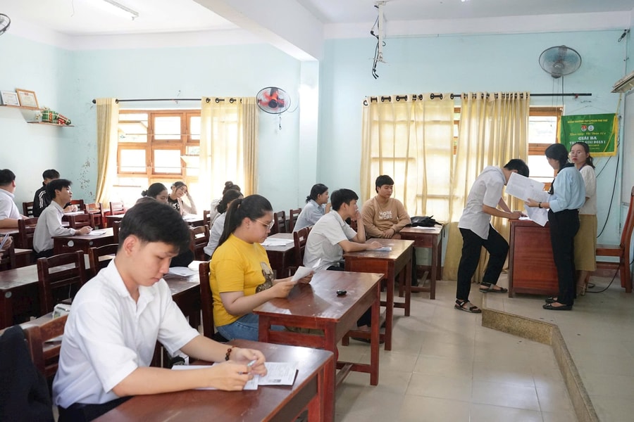 Hơn 1,15 triệu thí sinh cả nước làm bài thi Ngữ văn
