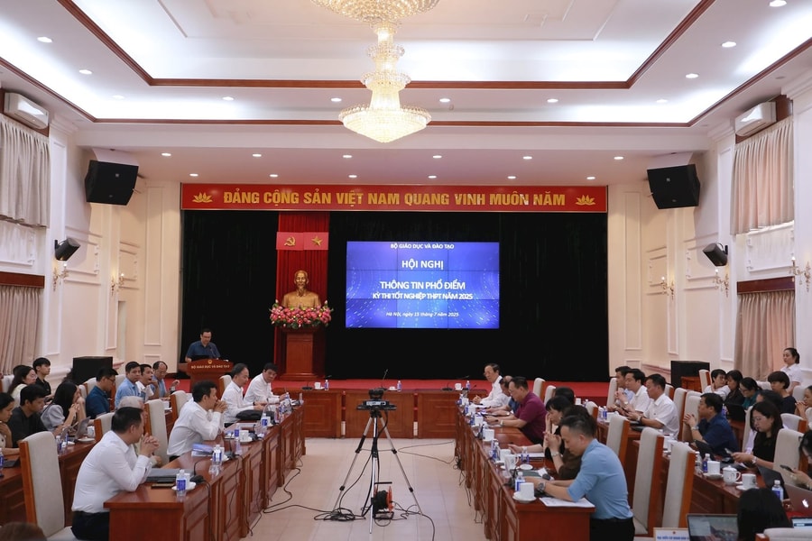 Bộ GD&ĐT công bố phổ điểm Kỳ thi tốt nghiệp THPT năm 2025