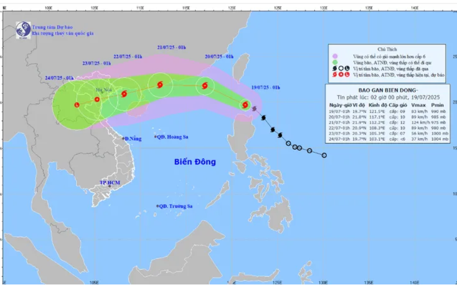 Bão Wipha mạnh lên khi vào Biển Đông
