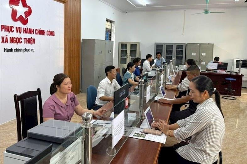 Hoàn thiện thủ tục hành chính phân cấp cho địa phương, bảo đảm sản xuất, kinh doanh thông suốt