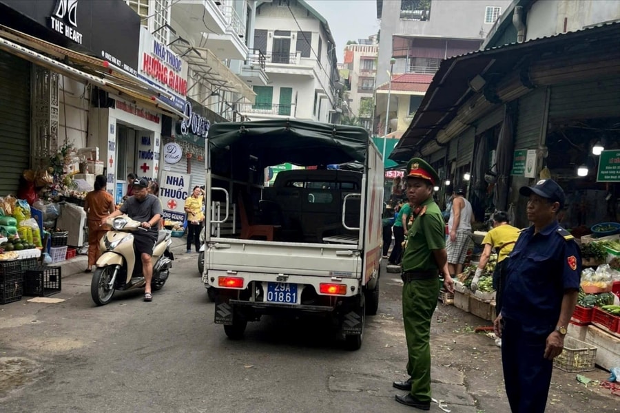 Hà Nội xóa toàn bộ chợ tạm, chợ cóc trong năm 2025