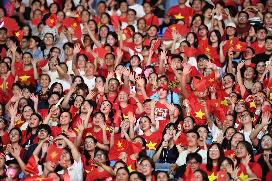 Hơn 50.000 khán giả bùng cháy với Chương trình “Tổ quốc trong tim”