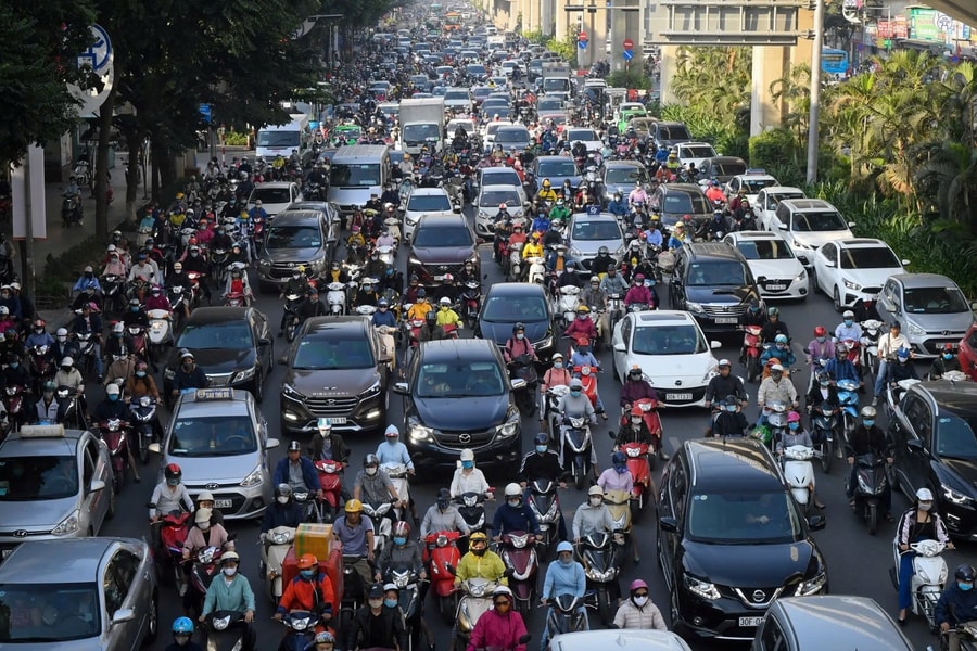 Hà Nội tổng rà soát ô tô, xe máy phục vụ chuyển đổi năng lượng sạch