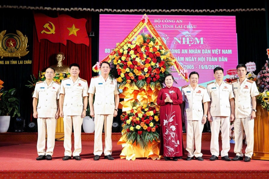 Lai Châu kỷ niệm 80 năm Ngày truyền thống Công an nhân dân và 20 năm Ngày hội Toàn dân bảo vệ an ninh Tổ quốc