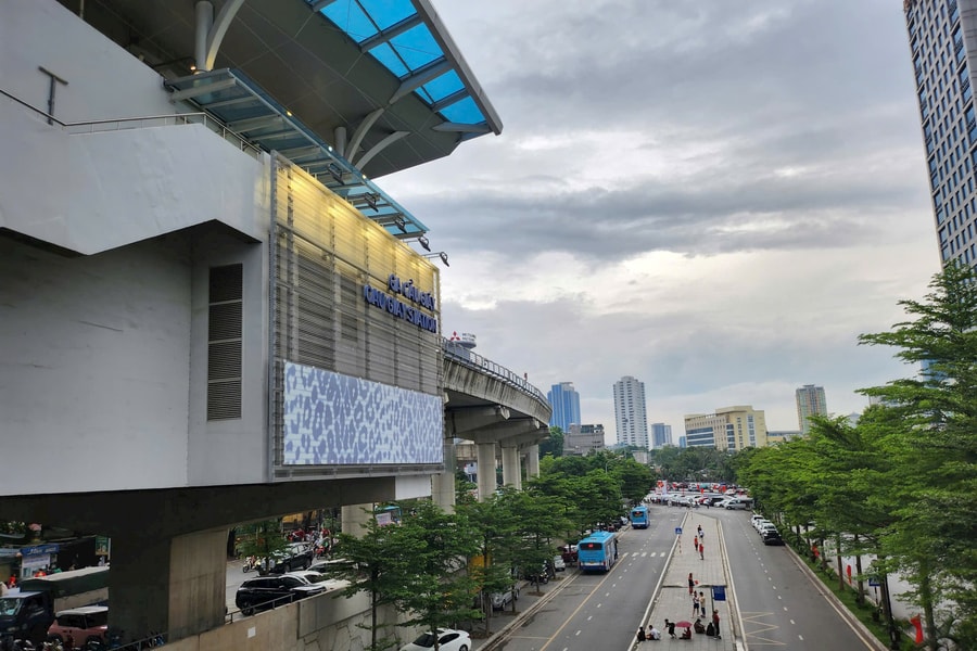 Hà Nội: Miễn phí tiền vé sử dụng phương tiện vận tải xe buýt và đường sắt đô thị - metro