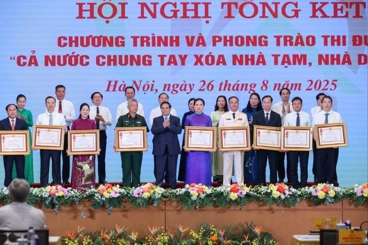 Ngành Ngân hàng đồng hành cùng cả nước xóa nhà tạm, nhà dột nát