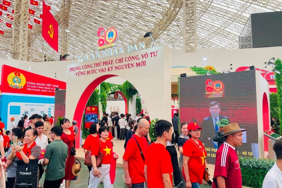 Tự hào với lịch sử phát triển của ngành Tòa án