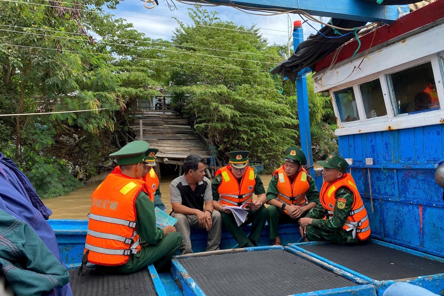 Đắk Lắk: Vận động ngư dân ký cam kết không vi phạm vùng biển nước ngoài