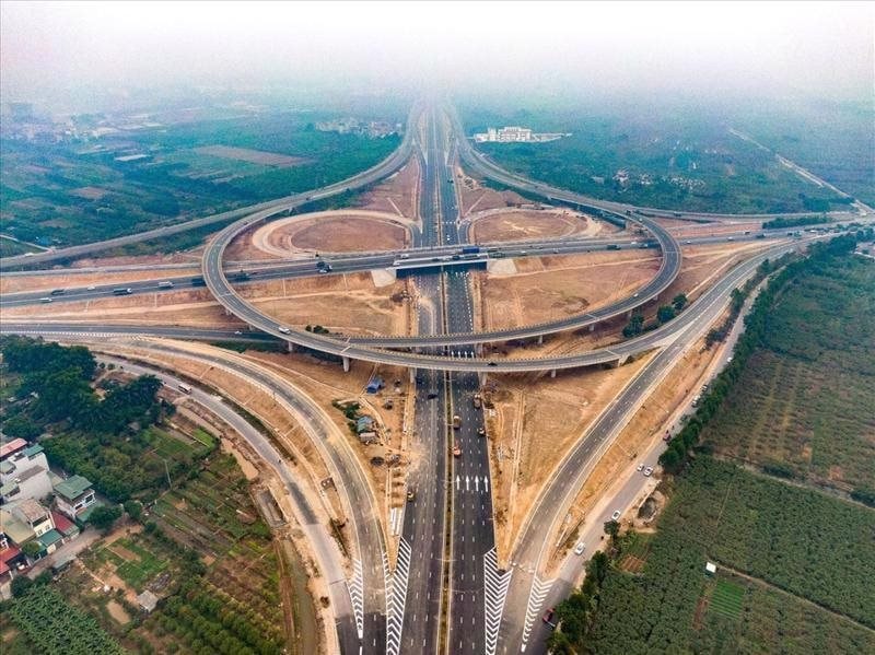 Quyết liệt đẩy mạnh giải ngân vốn đầu tư công năm 2025