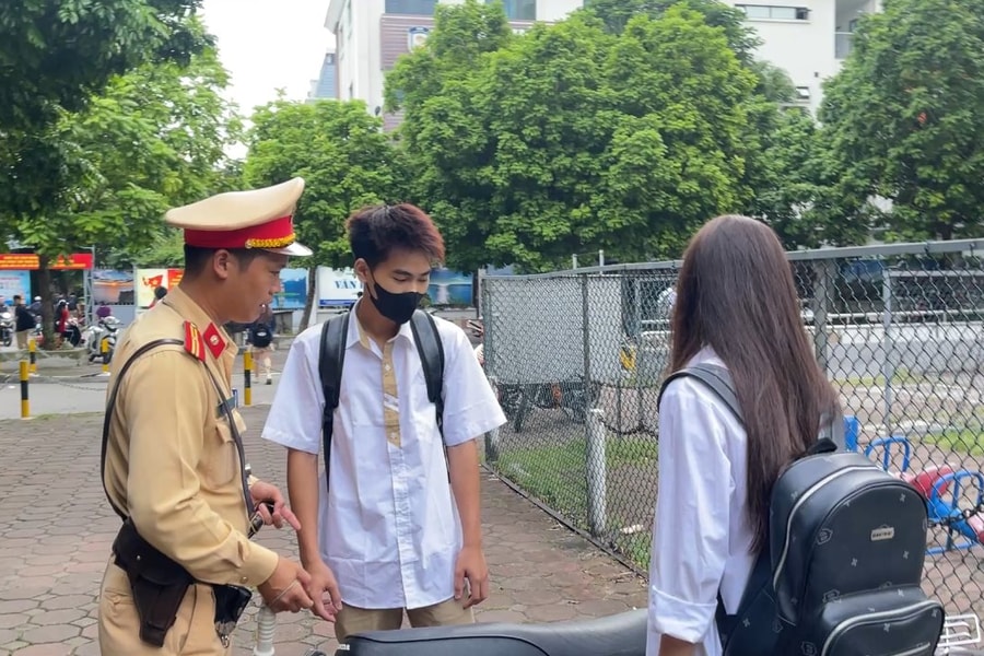 Hà Nội triển khai đợt cao điểm xử lý học sinh và phụ huynh vi phạm giao thông