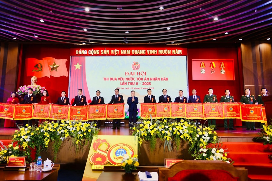 Đại hội thi đua yêu nước Tòa án nhân dân lần thứ V Đại hội của đoàn kết, trí tuệ và đổi mới