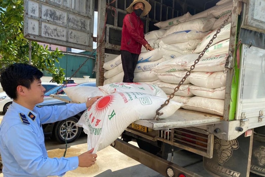 Nghệ An phát hiện và tạm giữ 3 tấn đường cát nhập lậu