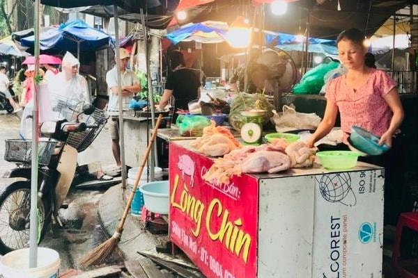 Hà Nội quyết tâm xóa chợ "cóc", chợ "tạm" trong tháng 9/2025