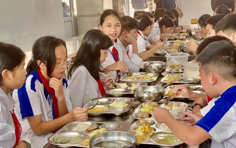 Bộ GDĐT yêu cầu kiểm soát chặt bữa ăn nội trú, bán trú