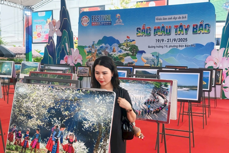 Rực rỡ sắc màu Tây Bắc trong gần 210 tác phẩm ảnh nghệ thuật