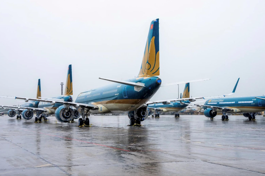 Nhiều chuyến bay bị hoãn, hủy bởi ảnh hưởng của cơn bão Bualoi