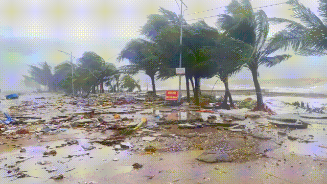 Điện lực miền Trung khôi phục cấp điện cho gần 509.000 khách hàng sau bão số 10