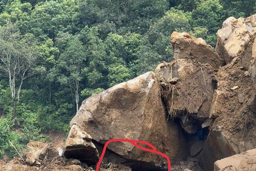 Lào Cai: Đã phát hiện vị trí xe bán tải mất tích cùng 3 người