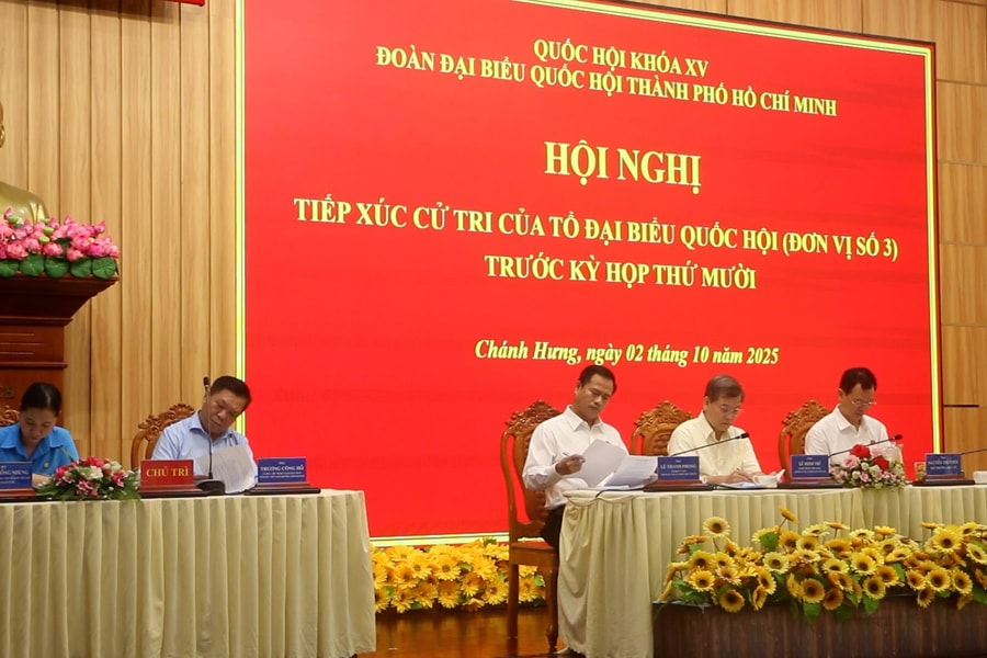 Chánh án Lê Minh Trí tiếp xúc cử tri Thành phố Hồ Chí Minh