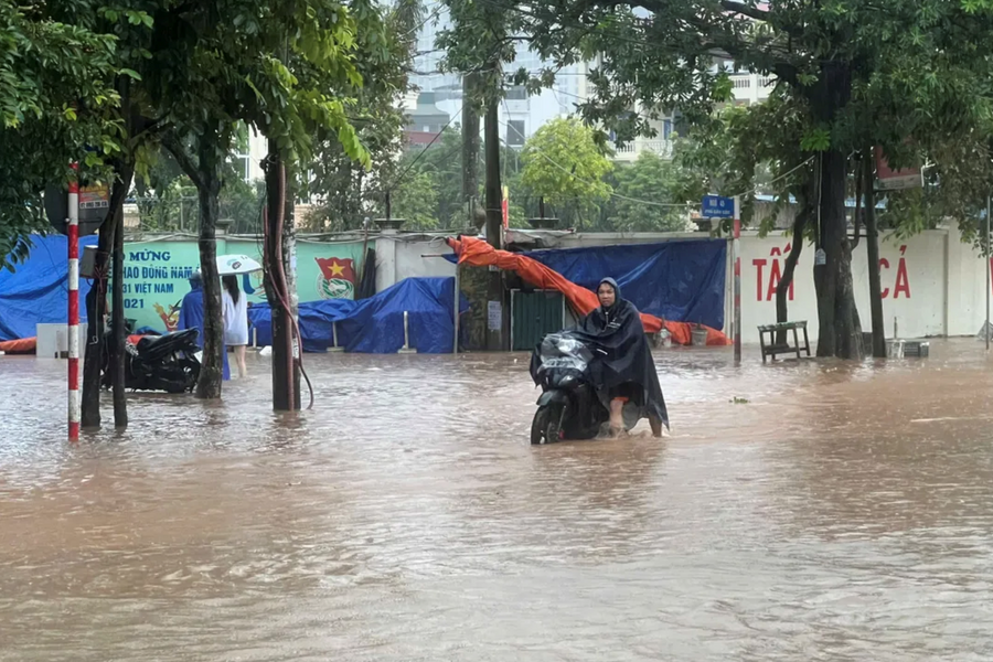 Hà Nội chỉ đạo khẩn trương ứng phó bão số 11