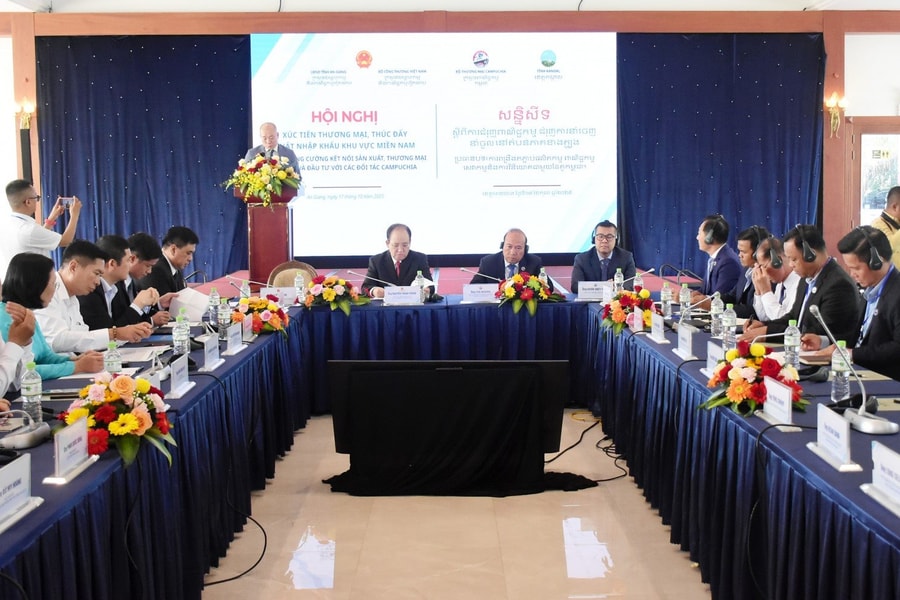 Thúc đẩy xuất nhập khẩu khu vực miền Nam